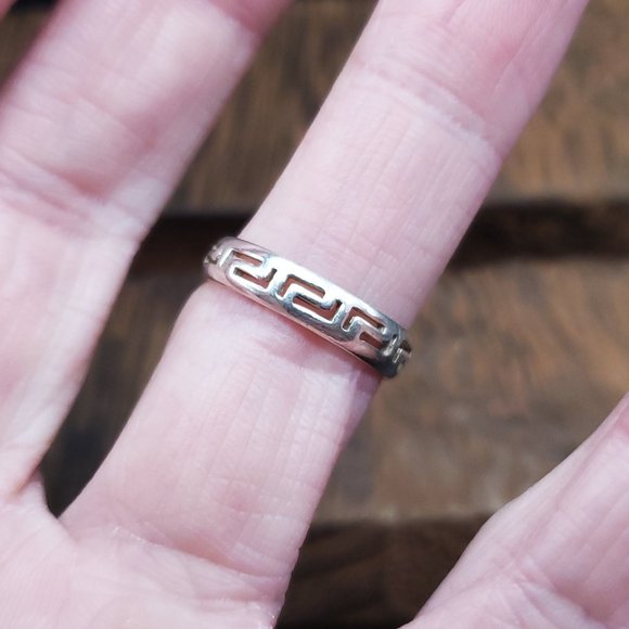 Size 6 925 Sterling Silver Greek Key Style Ring - Picture 3 of 7